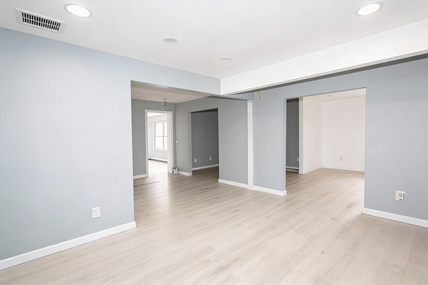 More Photos Of 706 Collins Hill Rd, Lawrenceville Office For Sale