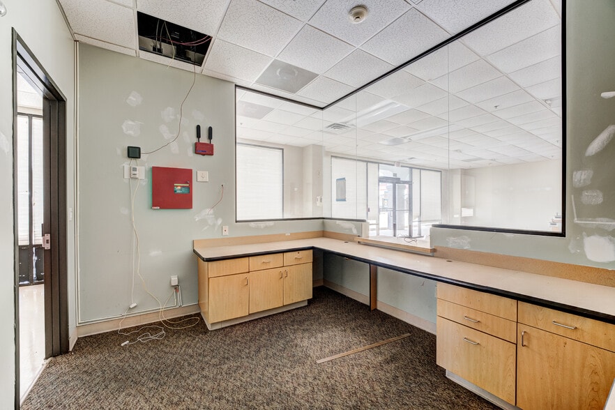 More Photos Of 324 Fm-1960 Rd, Houston General Retail For Sale