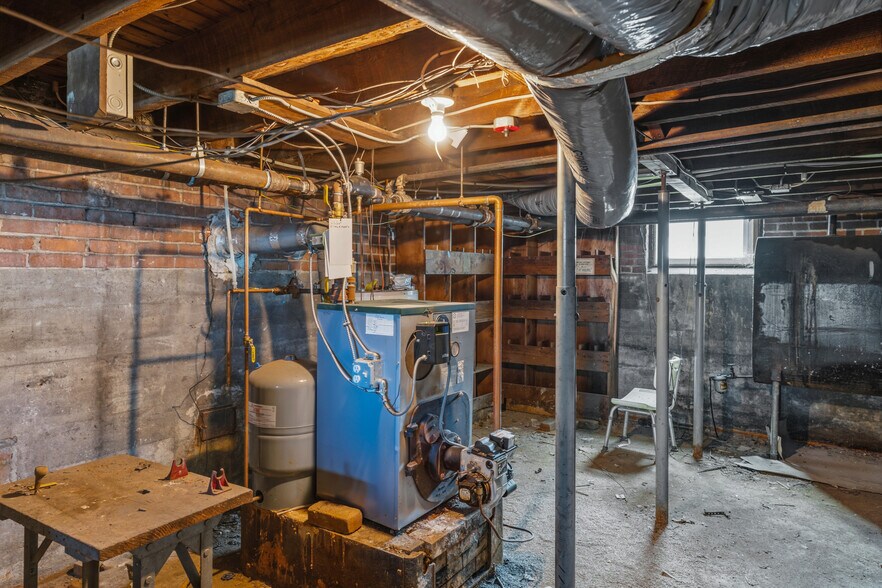 More Photos Of 93 Roxbury St, Keene Office For Sale