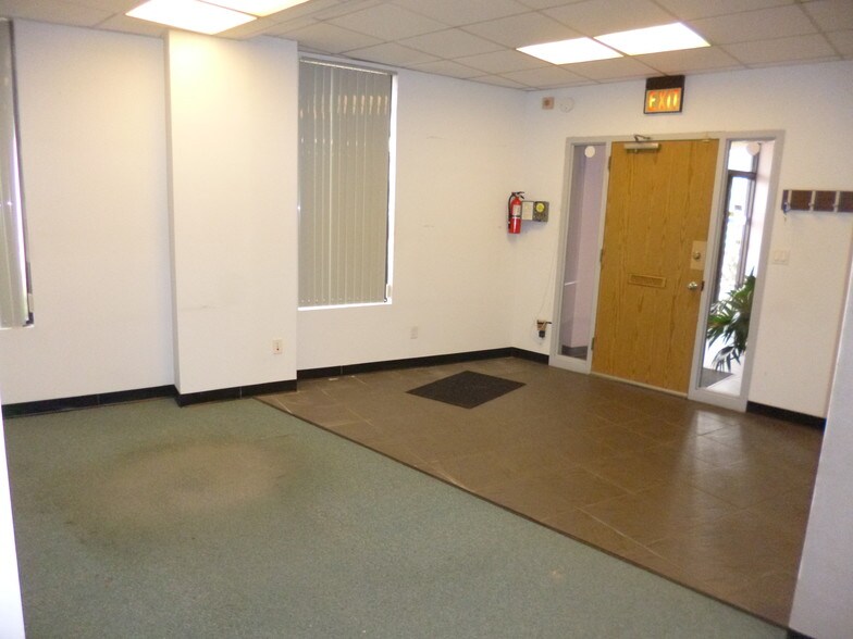 More Photos Of 258 E Meadow Ave, East Meadow Office For Sale