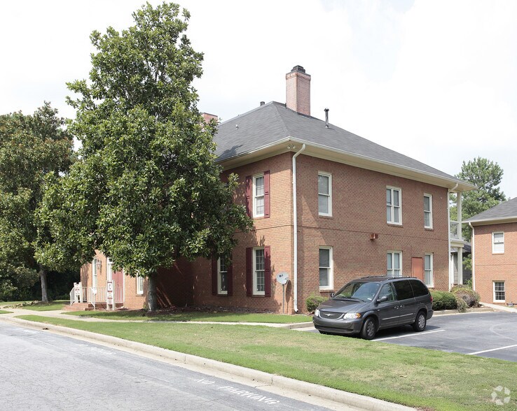 More Photos Of 5538 Old National Hwy, College Park Unknown For Lease