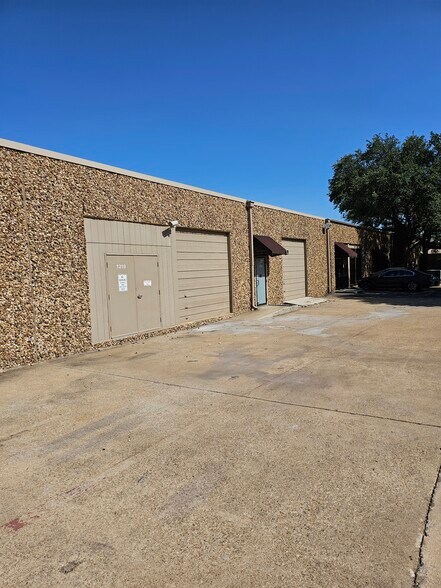 More Photos Of 2401 Avenue J, Arlington Unknown For Lease