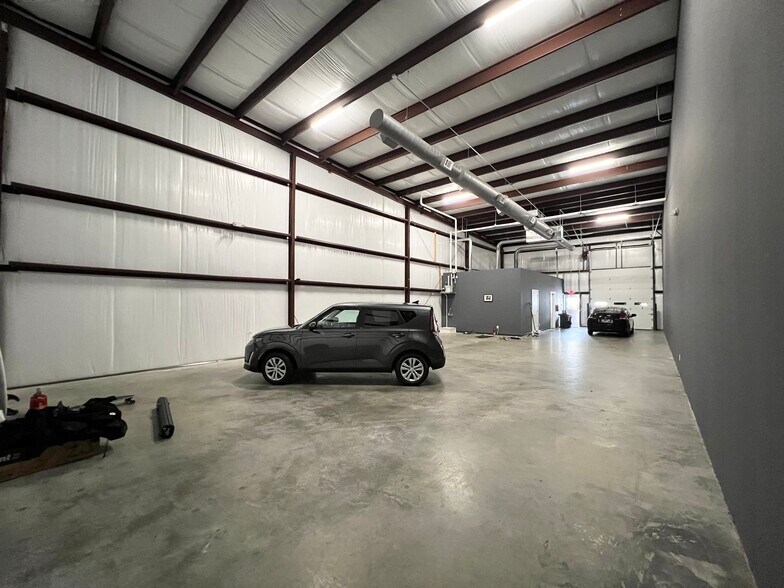 More Photos Of 430 Haynie Ave, Nashville Warehouse For Lease