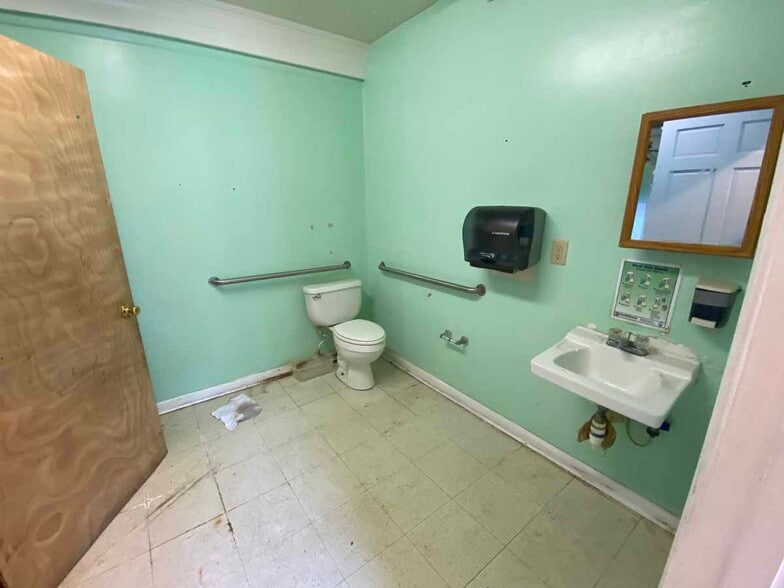 More Photos Of 1020 George Washington Hwy N, Chesapeake Daycare Center For Lease