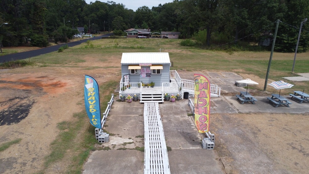 More Photos Of 2720 John R Lynch St, Jackson General Retail For Sale