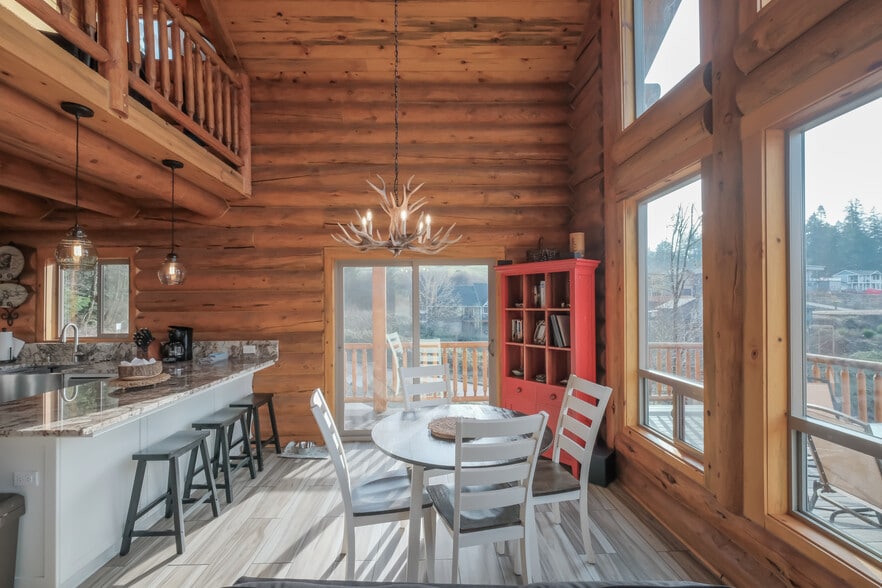 More Photos Of 6331 Lake Pointe Wy, Sweet Home Lodge Meeting Hall For Sale