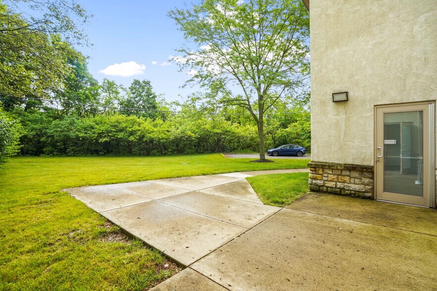 More Photos Of 5156 Blazer Pky, Dublin Medical For Lease