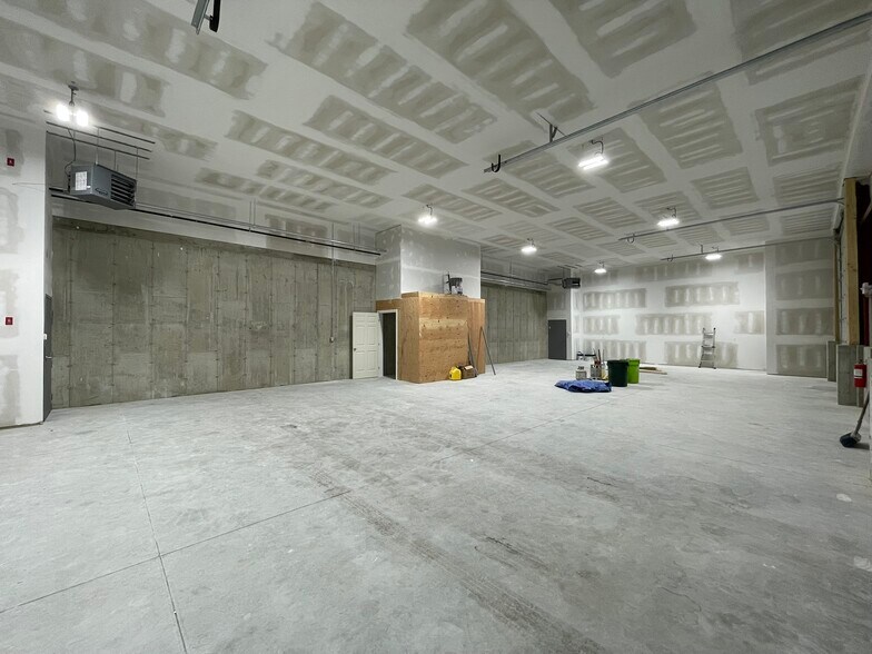 More Photos Of 111 Hopkins Hill Rd, West Greenwich Flex For Lease