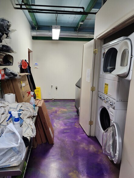 More Photos Of 3109 Los Arboles Ave NE, Albuquerque Warehouse For Sale