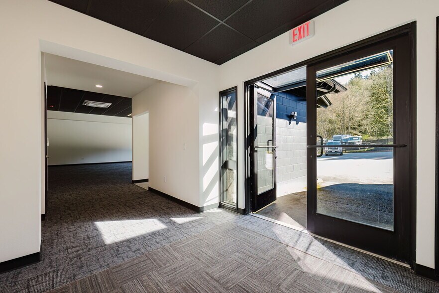 More Photos Of 3649 Frontage Rd, Port Orchard Office For Lease