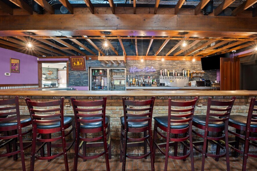 More Photos Of 15212 N Red Bud Trl, Buchanan General Retail For Sale
