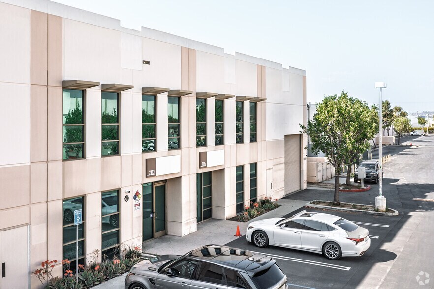 More Photos Of 7125 Telegraph Rd, Montebello Warehouse For Lease