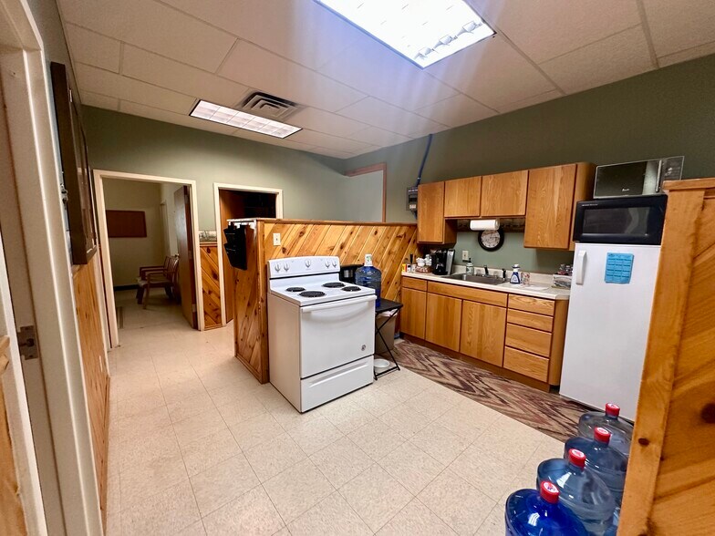 More Photos Of 333 Wildcat rd, La Barge Light Distribution For Sale