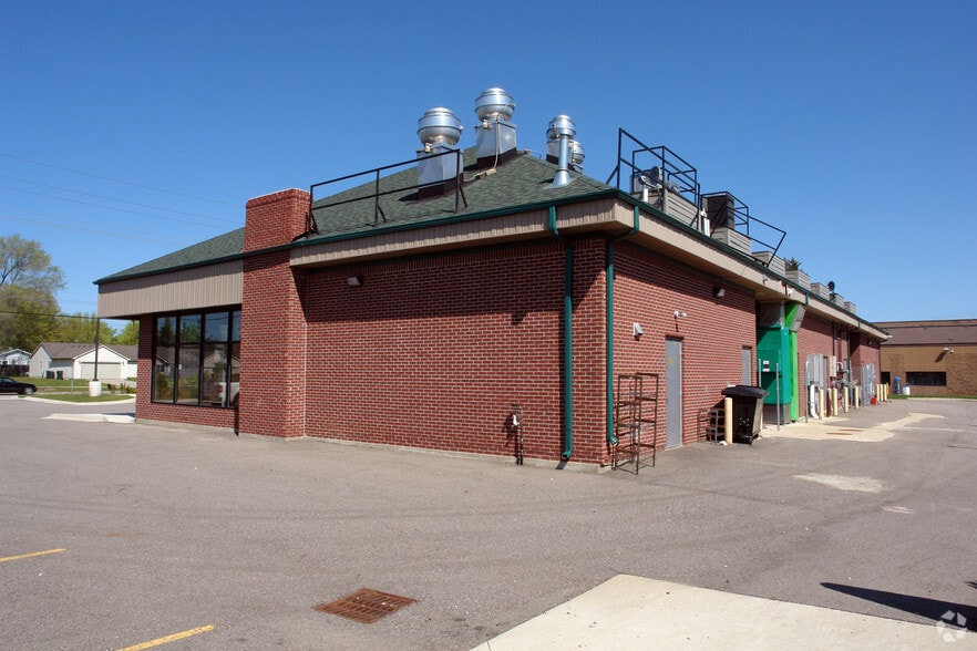 More Photos Of 46346-46370 Dequindre Rd, Shelby Township Storefront For Lease