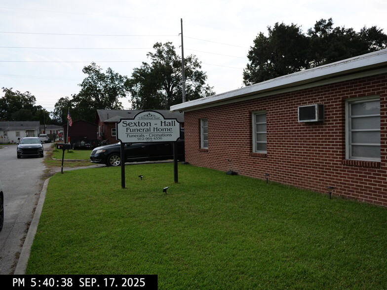 More Photos Of 5 Birkenhead Rd, Savannah Funeral Home For Sale