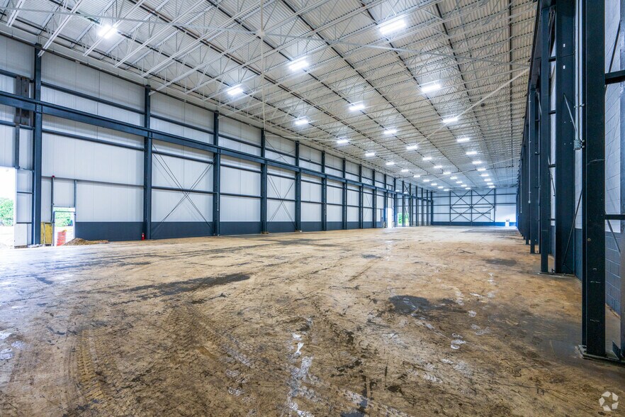 More Photos Of 1537 Grafton Rd, Millbury Warehouse For Lease