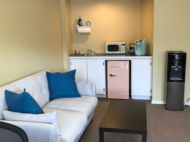 More Photos Of 560 W Third St, Jamestown Office For Lease