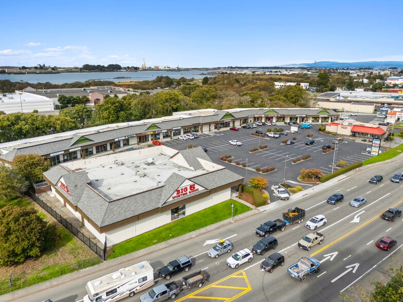 More Photos Of 3220 Broadway St, Eureka General Retail For Sale