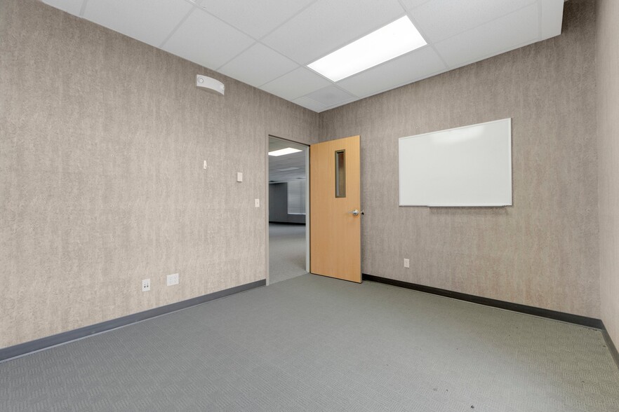 More Photos Of 8645 E Backwater Rd, North Webster Showroom For Lease