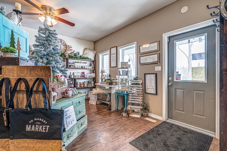 More Photos Of 23 Railway Av, Marwayne Storefront For Sale