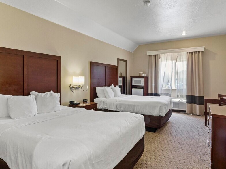 More Photos Of 2970 Idaho St, Elko Hotel For Sale