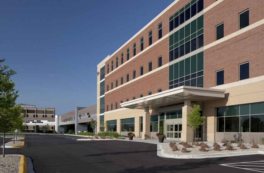 More Photos Of 11850 Blackfoot St NW, Coon Rapids Medical For Lease
