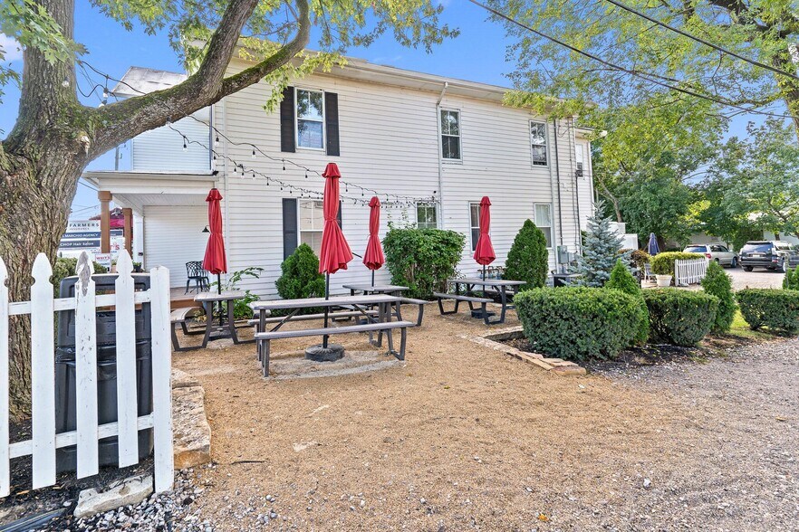 More Photos Of 1550 Lewis Center Rd, Lewis Center Freestanding For Sale