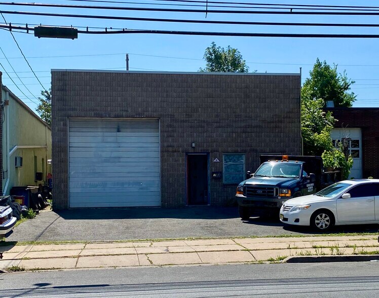 Primary Photo Of 816 E Elizabeth Ave, Linden Warehouse For Sale