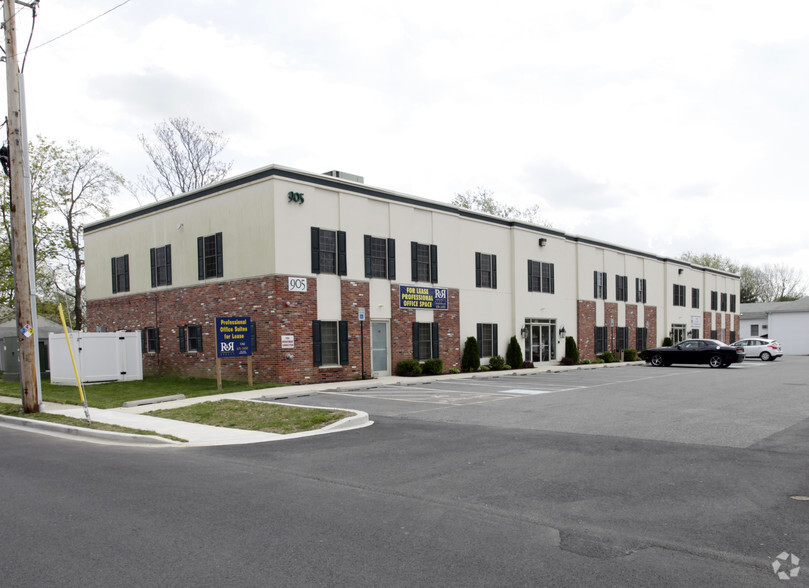 Primary Photo Of 905 S Governor's Ave, Dover Office For Sale