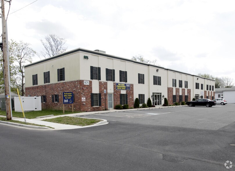 Primary Photo Of 905 S Governor's Ave, Dover Office For Lease