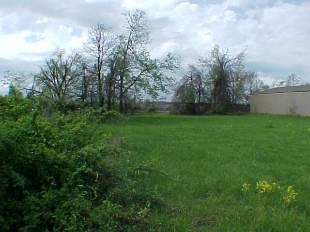 More Photos Of 1880 N Prairie St, Springfield Warehouse For Sale