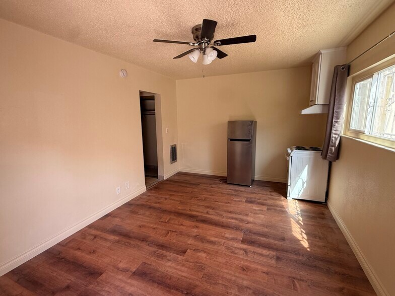 More Photos Of 3674 Empire Dr, Los Angeles Apartments For Sale