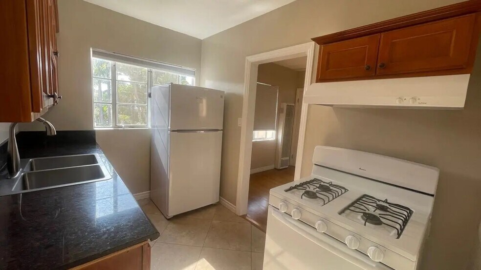 More Photos Of 1149 E 1st St, Long Beach Apartments For Sale