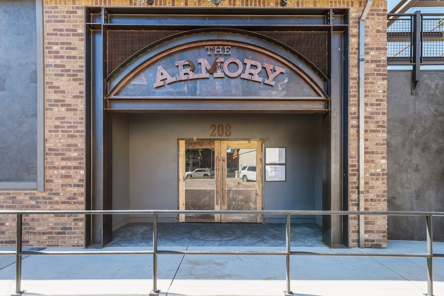 More Photos Of 208 S Green St, Sonora Restaurant For Sale