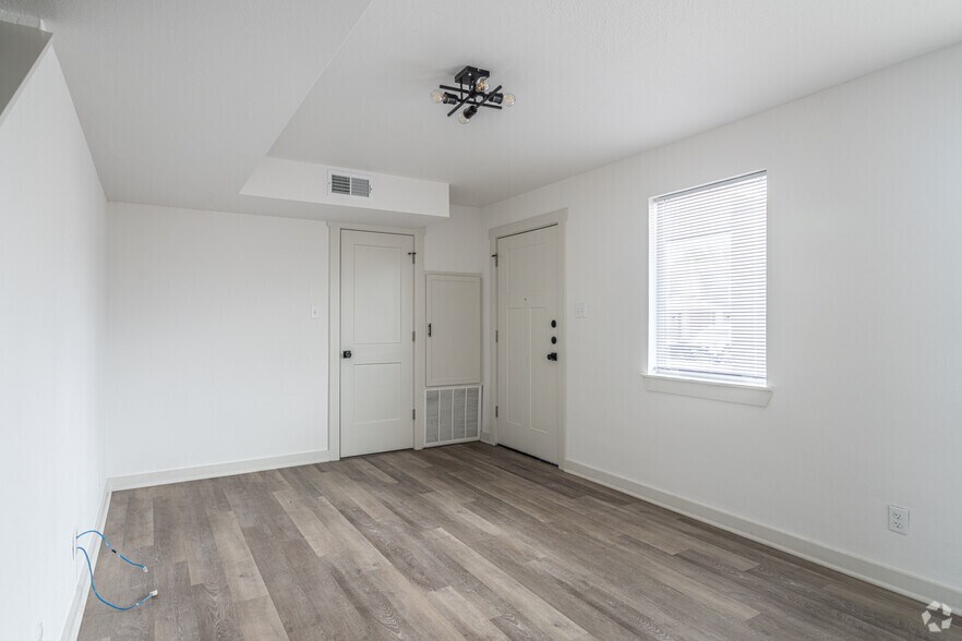 More Photos Of 2020 Cottonwood St, Beaumont Apartments For Sale