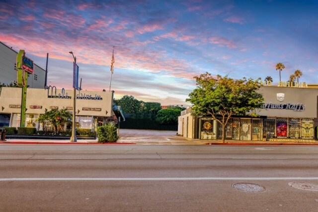 More Photos Of 14852 Ventura Blvd, Sherman Oaks Loft Creative Space For Lease