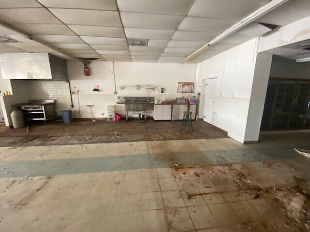 More Photos Of 6023 Kingsley Lake Dr, Starke Service Station For Sale