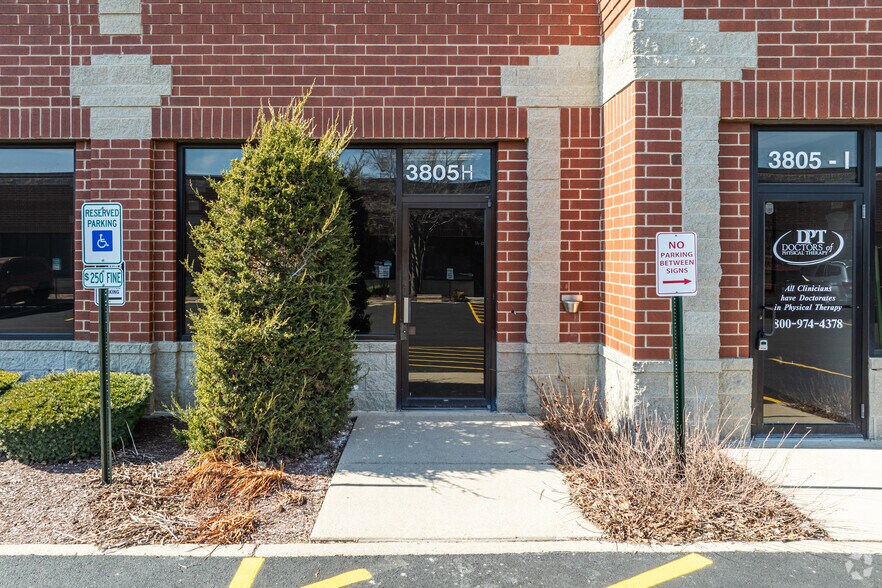 More Photos Of 3805 E Main St, St Charles Unknown For Lease