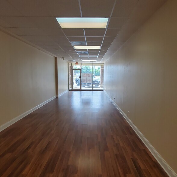 More Photos Of 1707-1717 N Rand Rd, Palatine Unknown For Lease