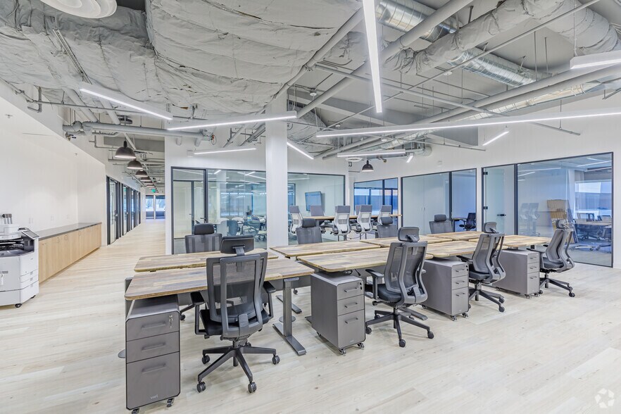 More Photos Of 10089 Willow Creek Rd, San Diego Coworking Space