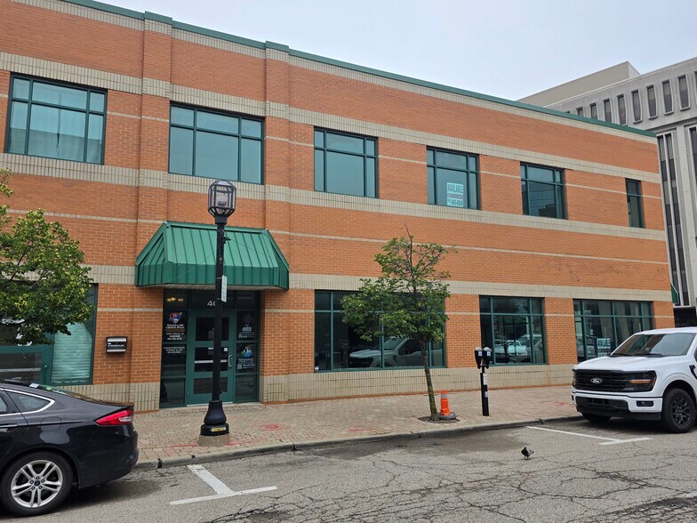 More Photos Of 35 N. Main St, Mount Clemens Office For Lease