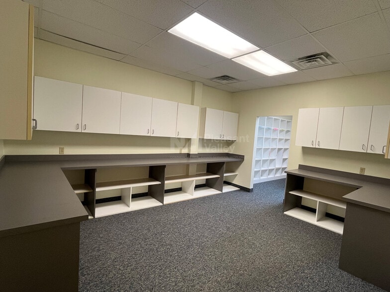 More Photos Of 561-591 Boston Mills Rd, Hudson Unknown For Lease