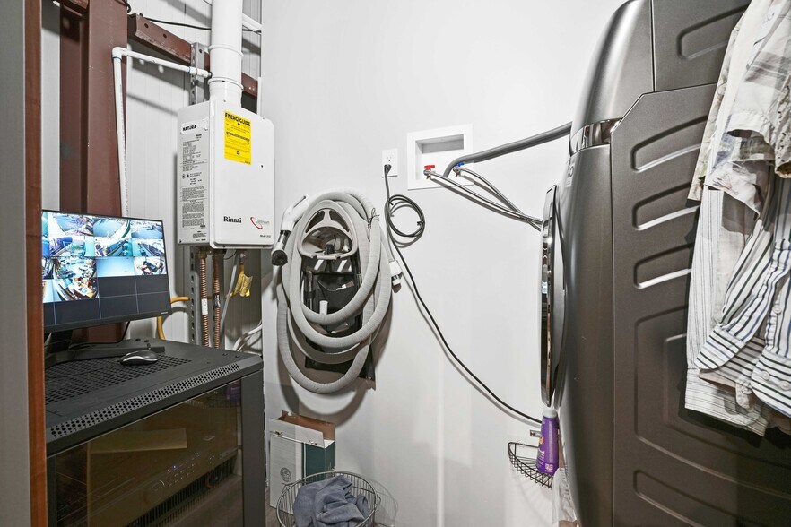 More Photos Of 3212 Mt Pinos Way, Frazier Park Light Manufacturing For Sale