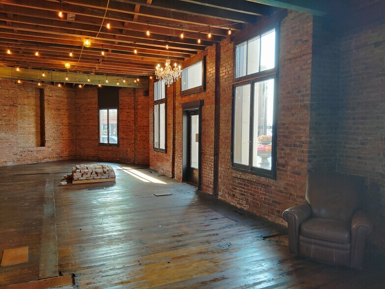 More Photos Of 1 S Park Ave, Lombard Office Residential For Sale