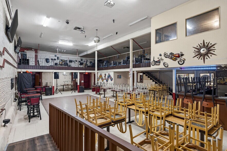 More Photos Of 974 E Main St, Santa Paula Restaurant For Sale