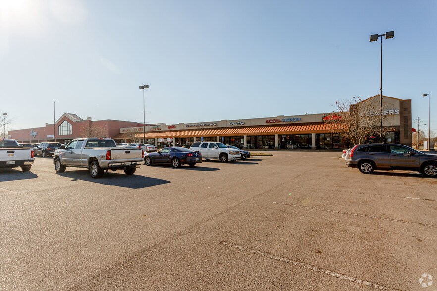 More Photos Of 2327-2369 Memorial Blvd, Murfreesboro Storefront For Sale