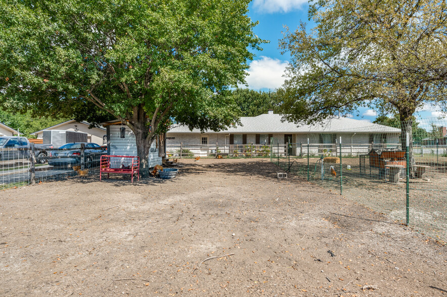 Primary Photo Of 10550 Rose Bud Ct, McKinney Light Manufacturing For Sale