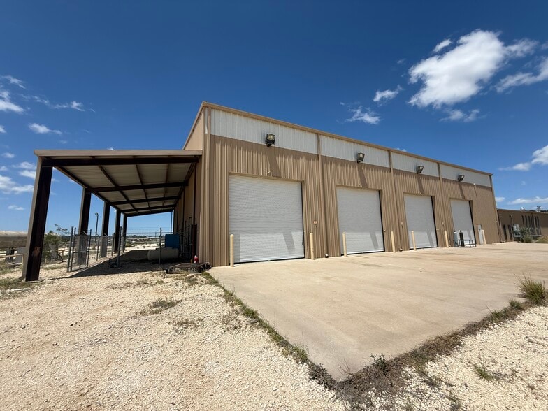 More Photos Of 598 TX-163, Ozona Warehouse For Sale