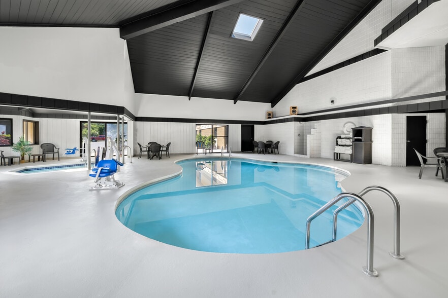 More Photos Of 600 Oasis Rd, Black River Falls Hotel For Sale