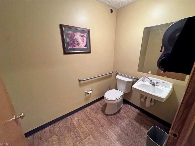 More Photos Of 1680 Cooper Foster Park Rd, Lorain Coworking Space
